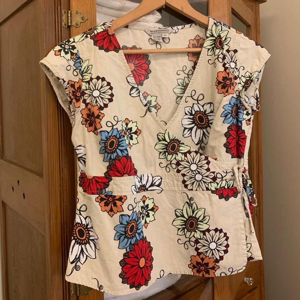 Royal Robbins floral wrap top